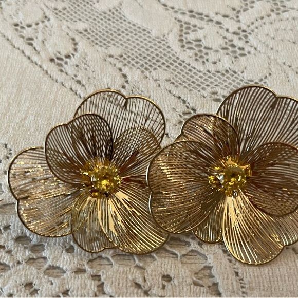 Park Lane Jewelry - Park Lane Gold Tone Floral Earrings